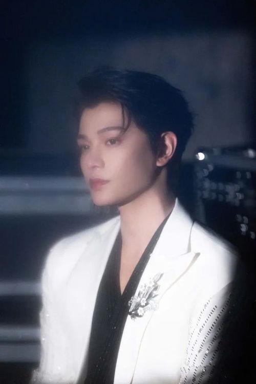 娱乐吃瓜爆料檀健次,揭秘明星幕后生活点滴